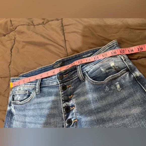 Judy Blue Distressed Wide Leg Jeans - Light Blue - Picture 7 of 8